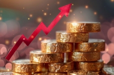 股价跌超4%！老铺黄金股份激励平台减持公司股票