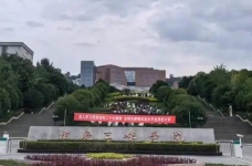 高校回应花75万买299元路由器：高校腐败的切片