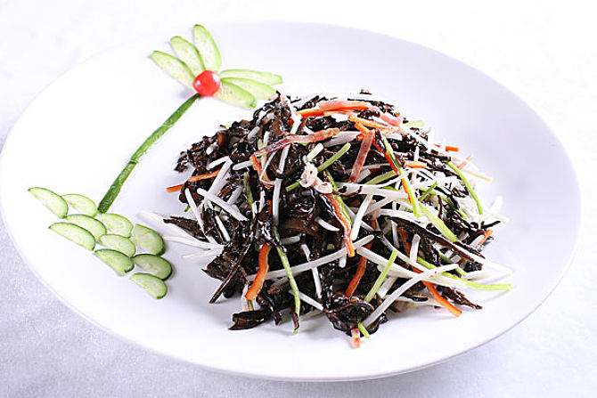 银牙肉炒虎掌菌.jpg