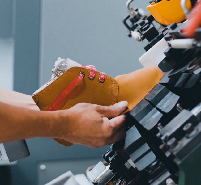 股票论坛大厅-对话VIZ创始人:这双为地球而生的0胶鞋，如何熬过1095个黑暗(5)