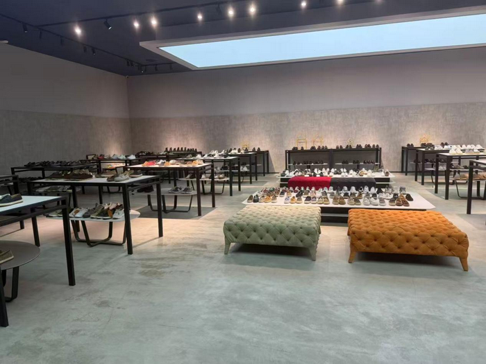 股票论坛大厅-对话VIZ创始人:这双为地球而生的0胶鞋，如何熬过1095个黑暗(1)