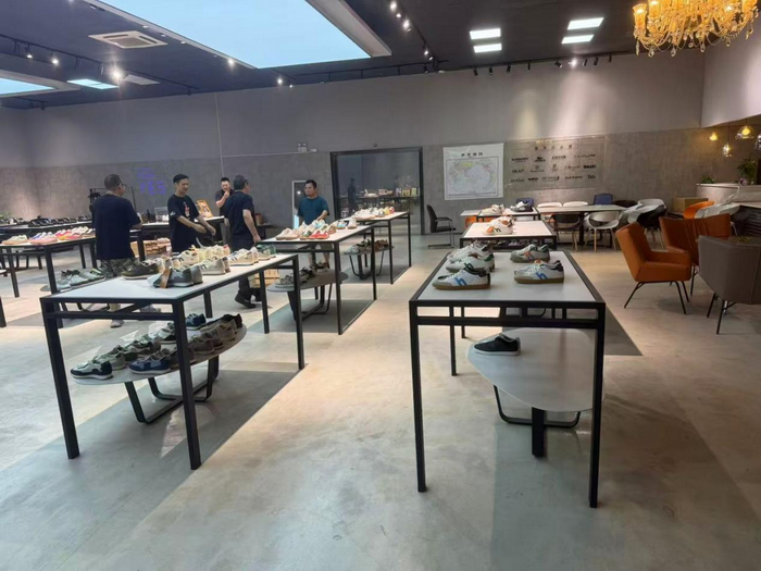 股票论坛大厅-0 胶鞋破局传统鞋业:无胶工艺掀起产业绿色革命(6)