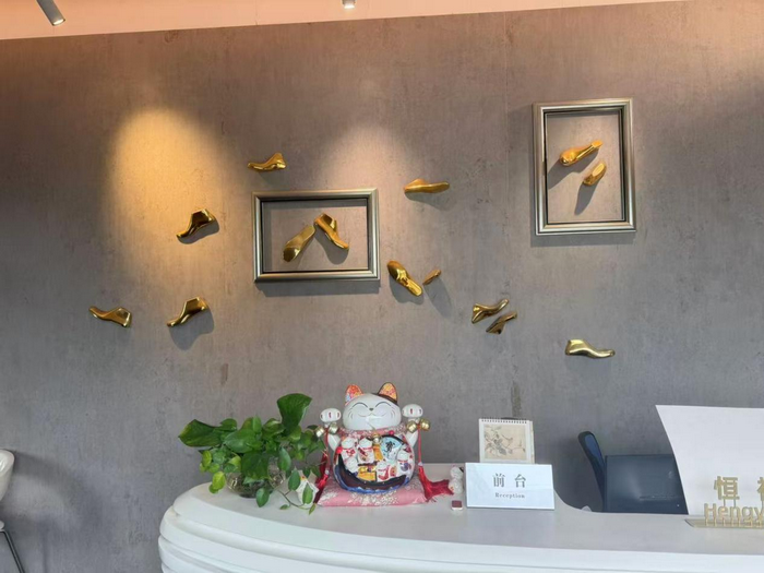 股票论坛大厅-0 胶鞋破局传统鞋业:无胶工艺掀起产业绿色革命(4)