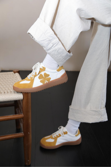 股票论坛大厅-0 胶鞋破局传统鞋业:无胶工艺掀起产业绿色革命(8)