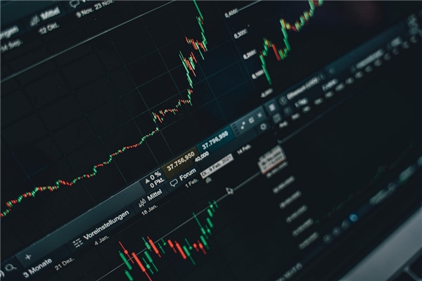 股票论坛大厅-客服秒回还是拖延？5大外汇平台实测(3)